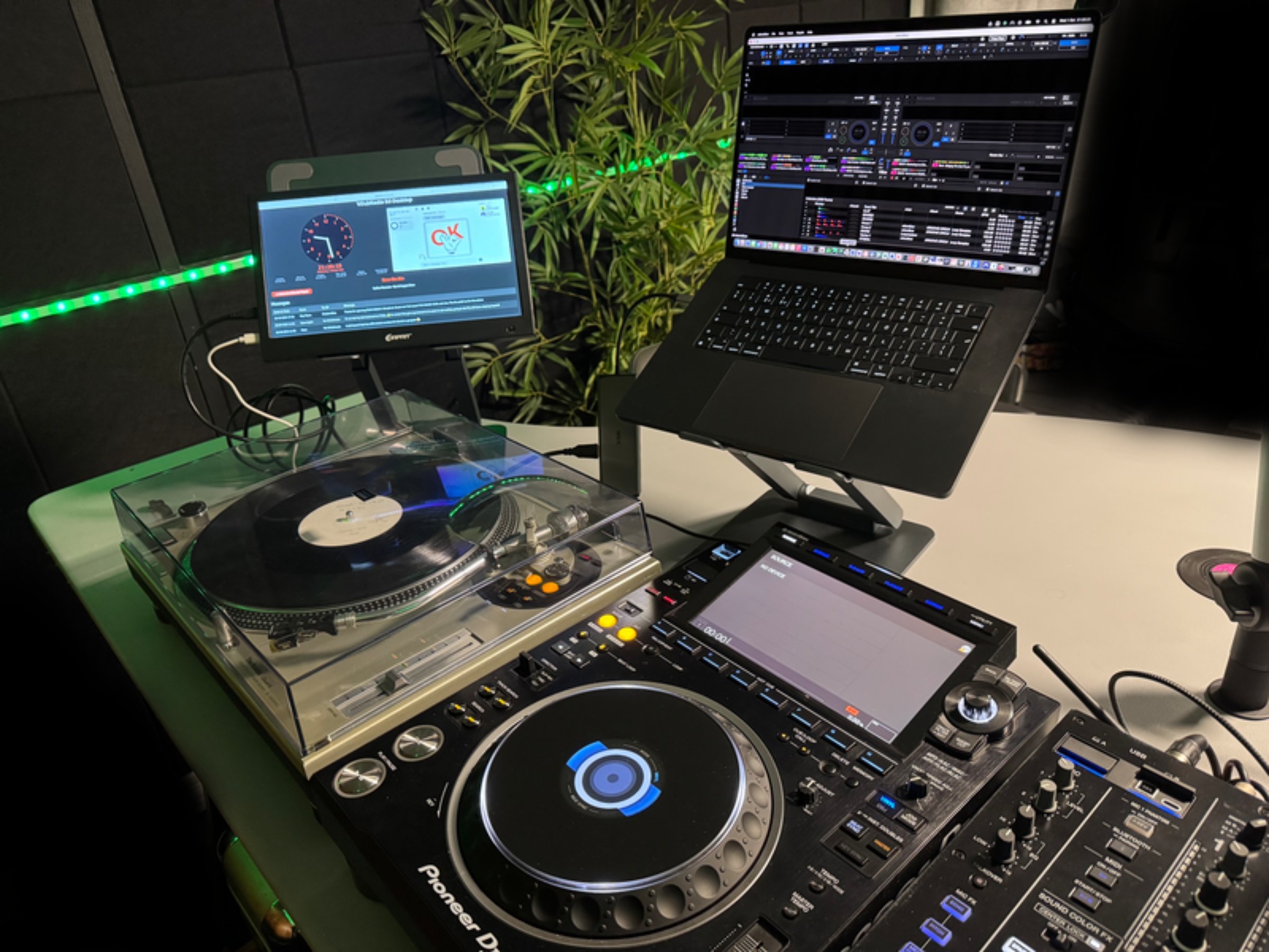 Radio tools — DJ Desktop, Cart Wall and Pager System